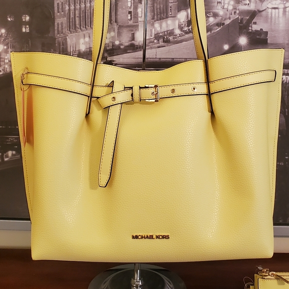 Michael Kors - Emilia - Picture 2 of 16